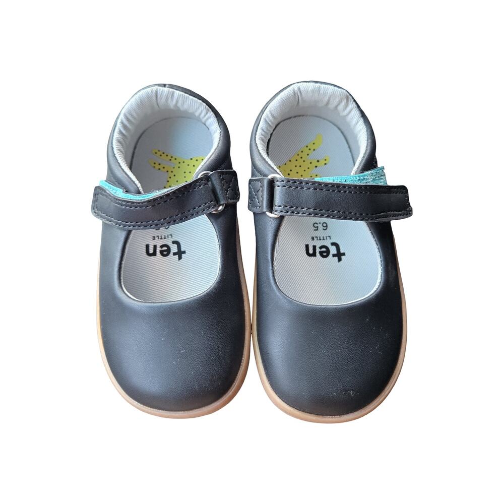 Ten Little Black Mary Jane Shoes Size: 6.5